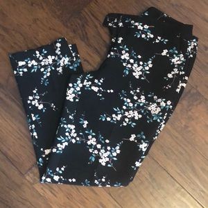 NWOT Adorable ankle pants